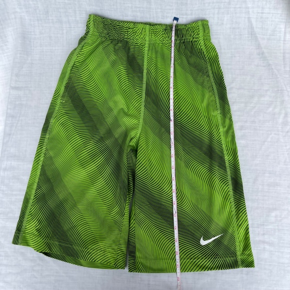 Nike Dri Fit Large Green Athletic Boys Youth Basketball Shorts. Large - Picture 4 of 6